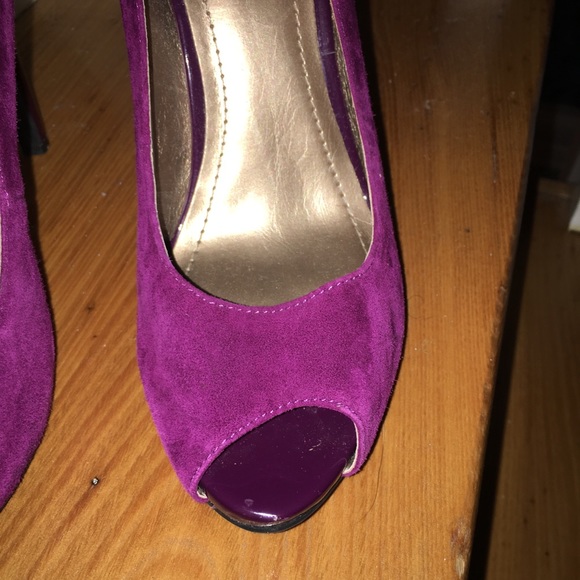 Fashionable Fuchsia Pumps - Picture 6 of 7